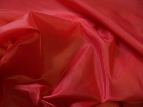 piros selyem dekoranyag 150 cm széles (méterre) 