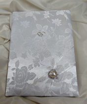   fehér, rózsás esküvői vendégkönyv, (A/5, sima, 70 lapos)