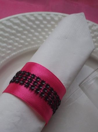 strasszos szalvétagyűrű, pink-fekete